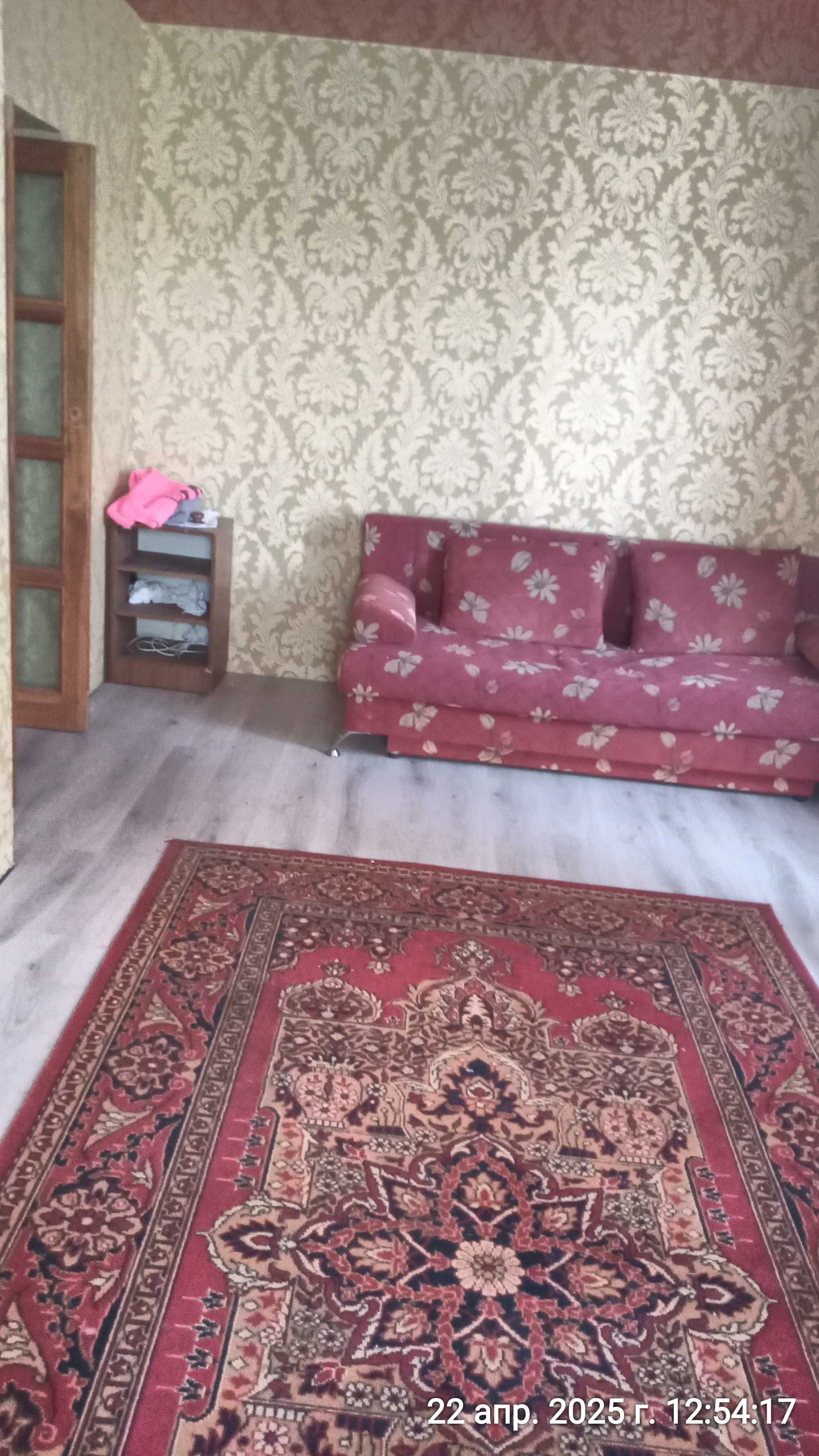 продам дом в ПГТ Высокий с удобствами и всем  продаю сам торг возможен