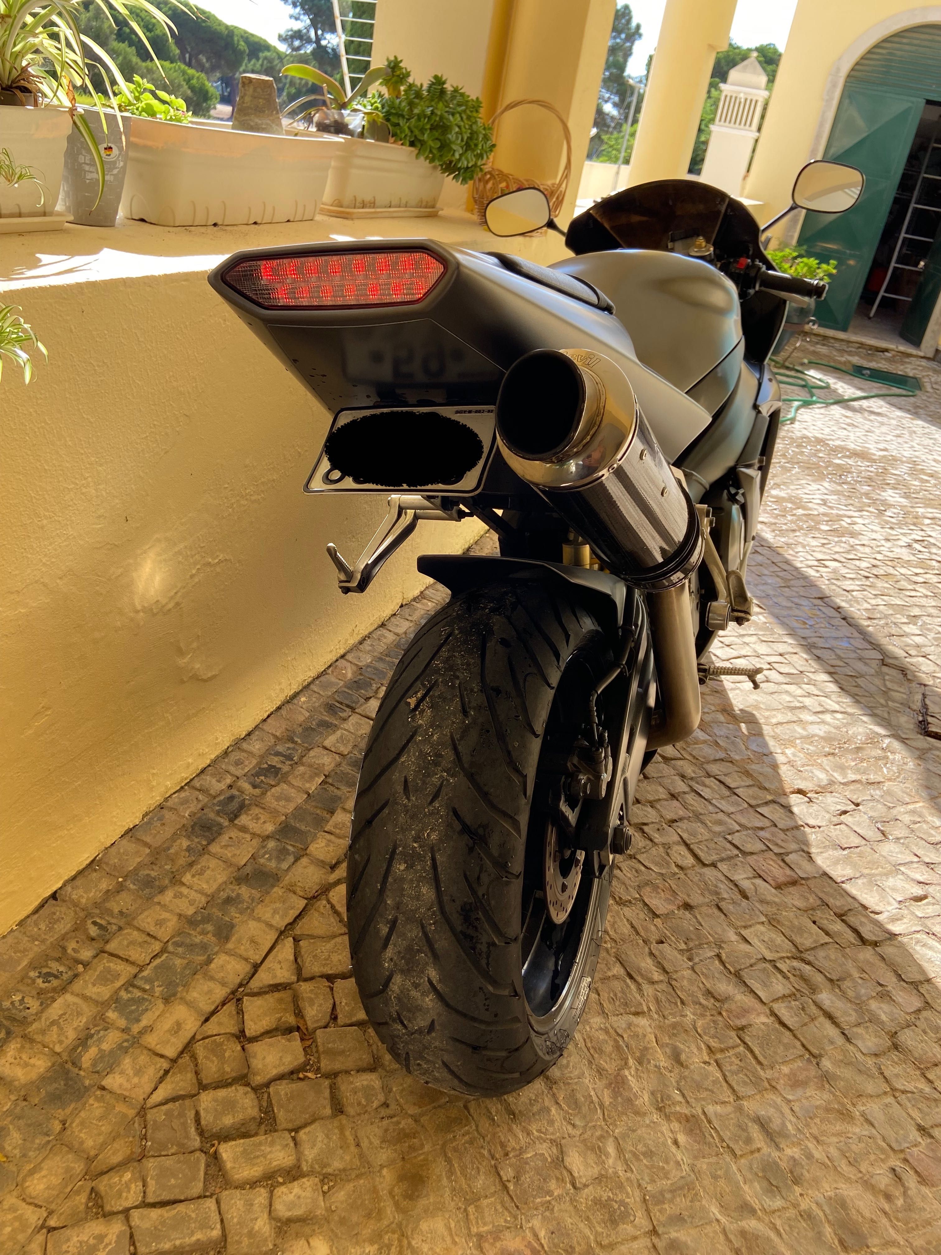 Yamaha R1 2002 – Excelente estado – Extras