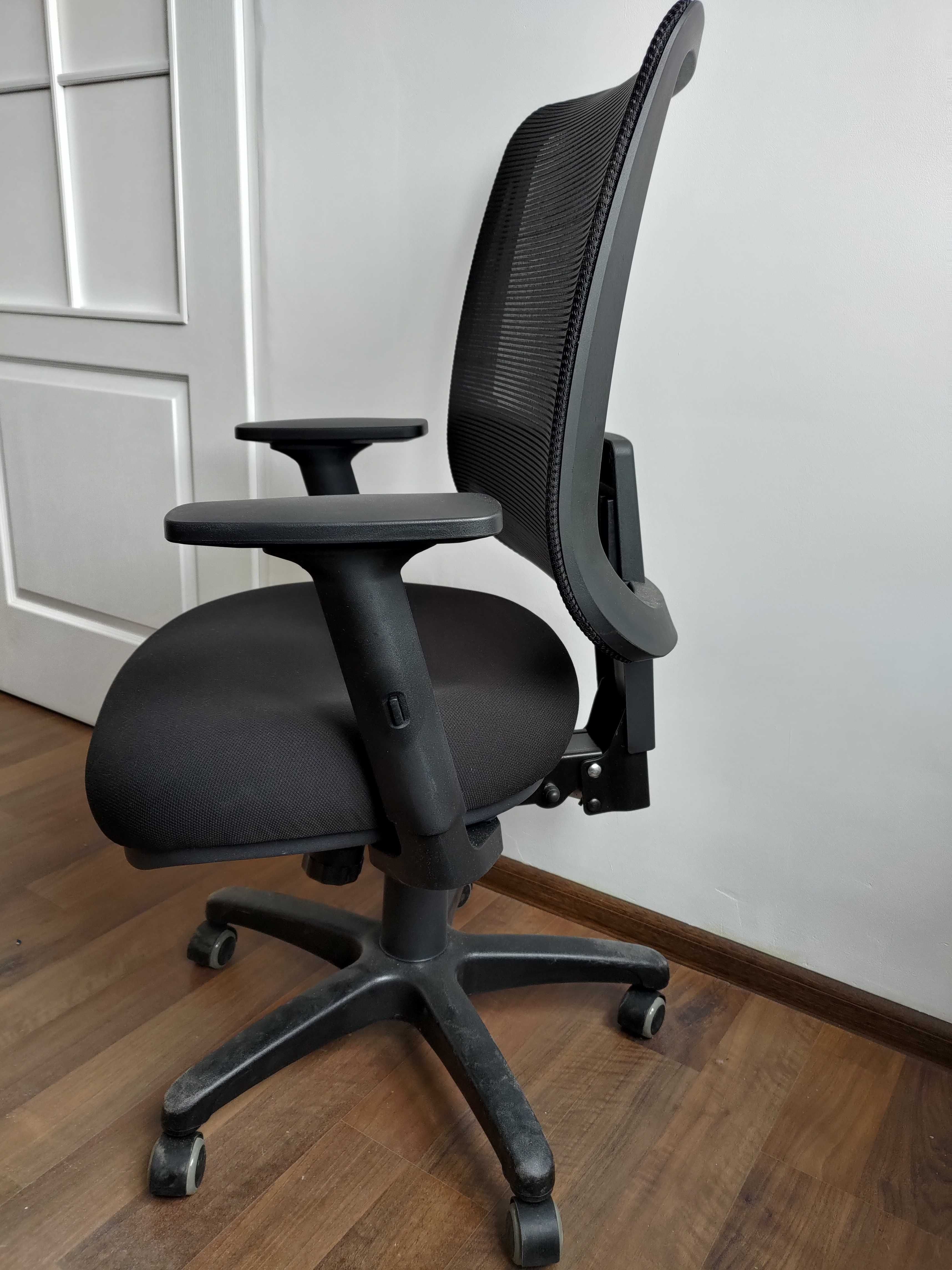 fotel ergonomiczny saga plus unique do biura jak nowy faktura vat