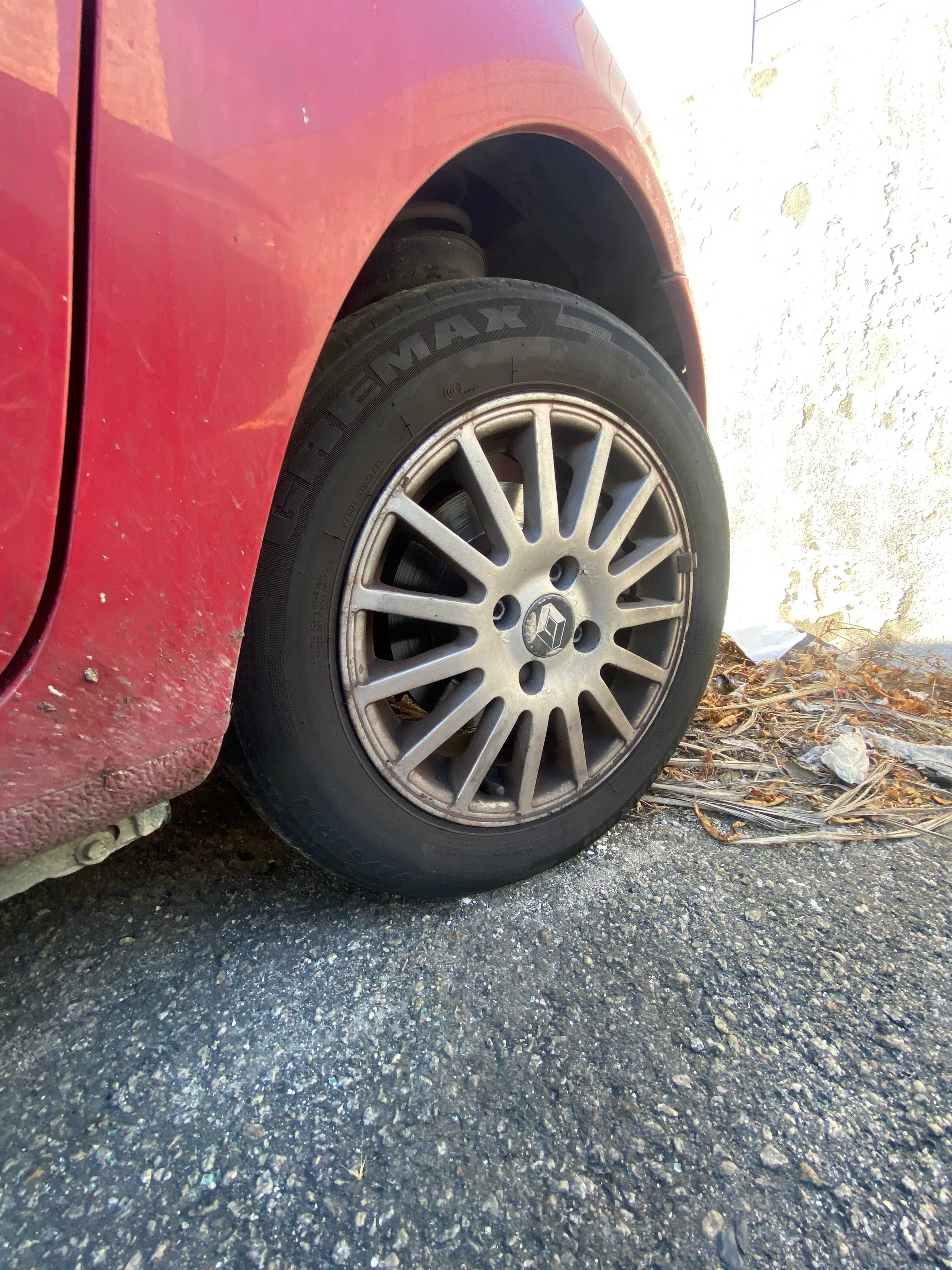 Renault Clio II Comercial 2002 – 1.5 dCi – Avariado