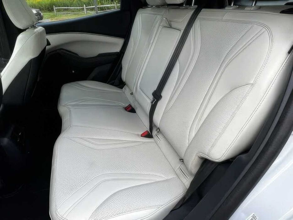 Ford Mustang Mach-E Premium      2021