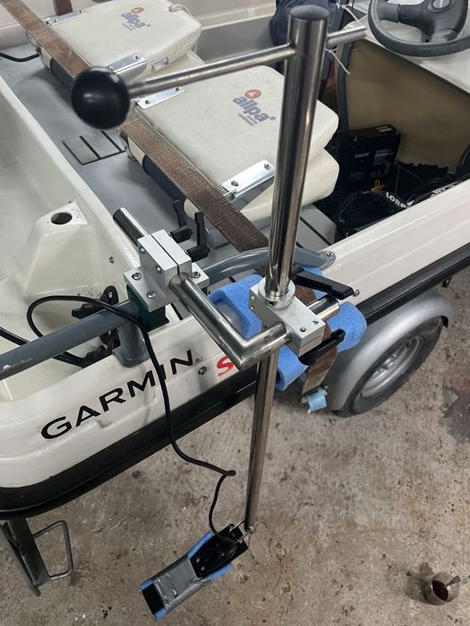 Sztyca uchyt przetwornika echosondy live