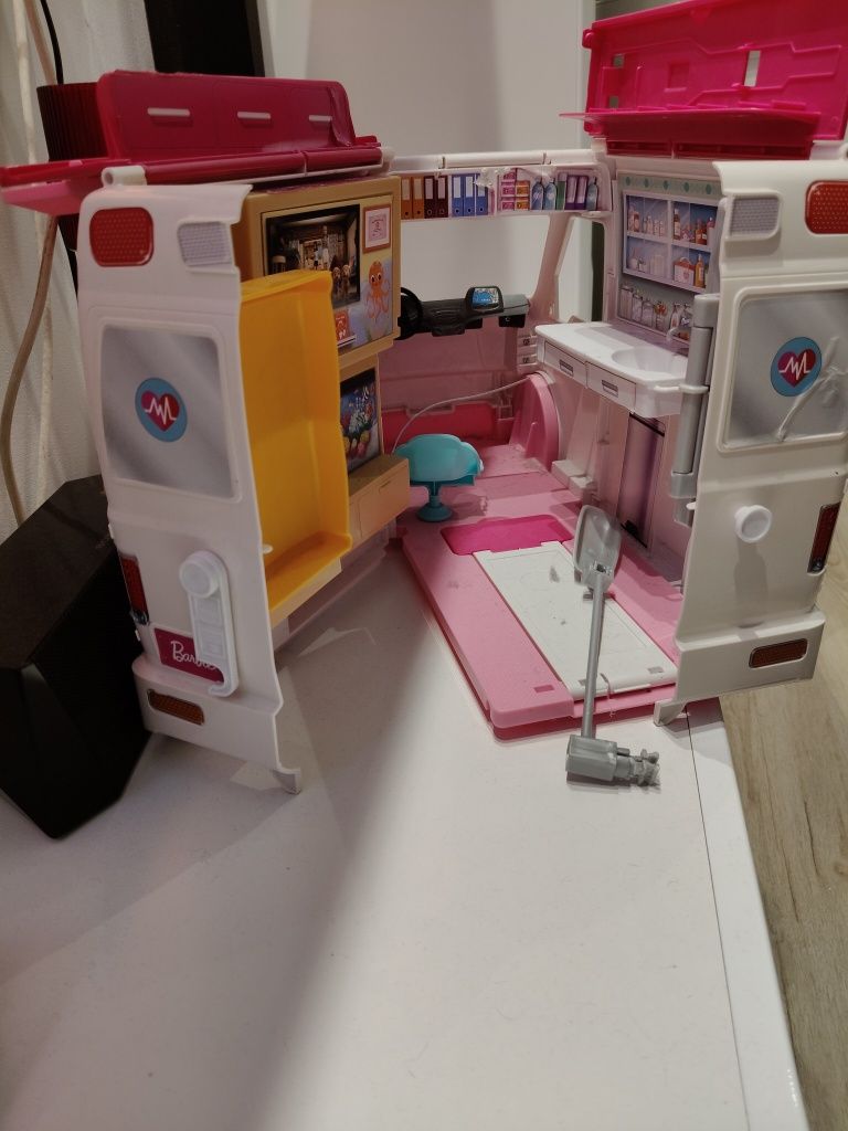 Camper dla Barbie