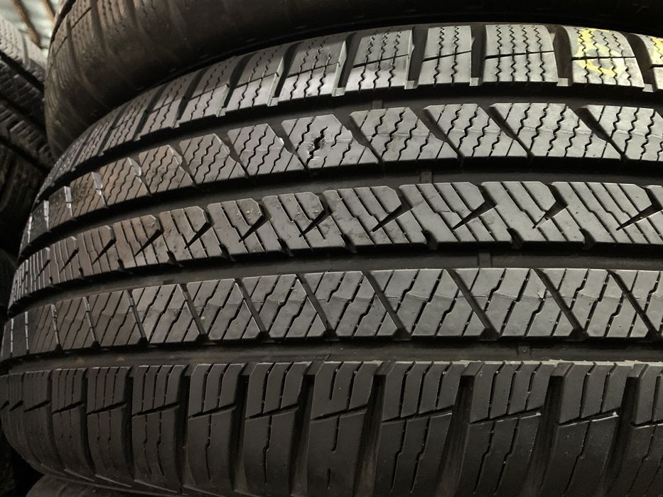 Шини б/у зима 205/55-R17 Vredestein Quatrac Pro