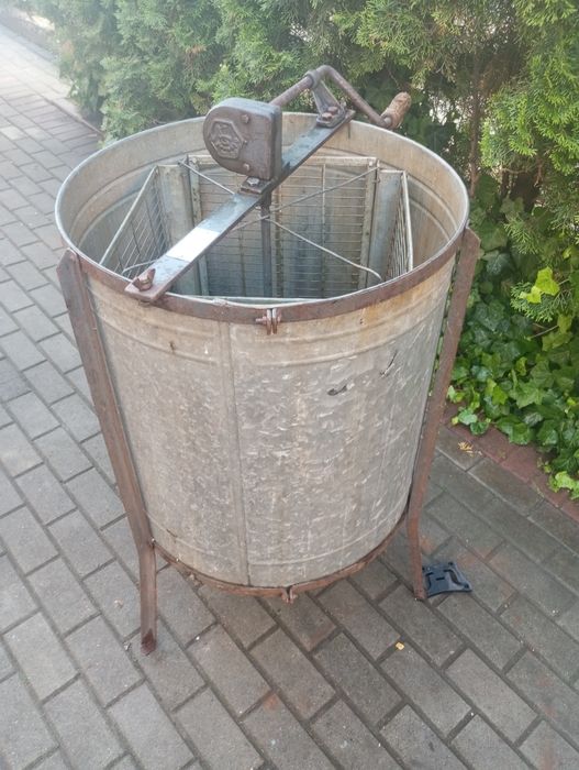 Miodarka ręczna na 4 ramki