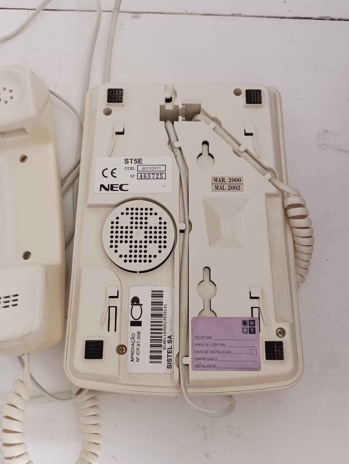 Telefone fixo antigo