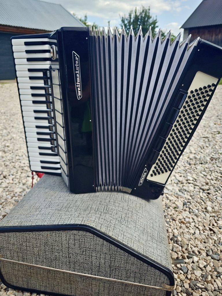 Akordeon Weltmeister Stella 120b