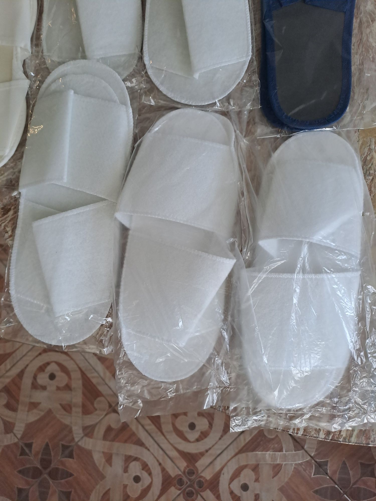 Капці готельні, в поїздку. Набір з 10 шт. Продам.