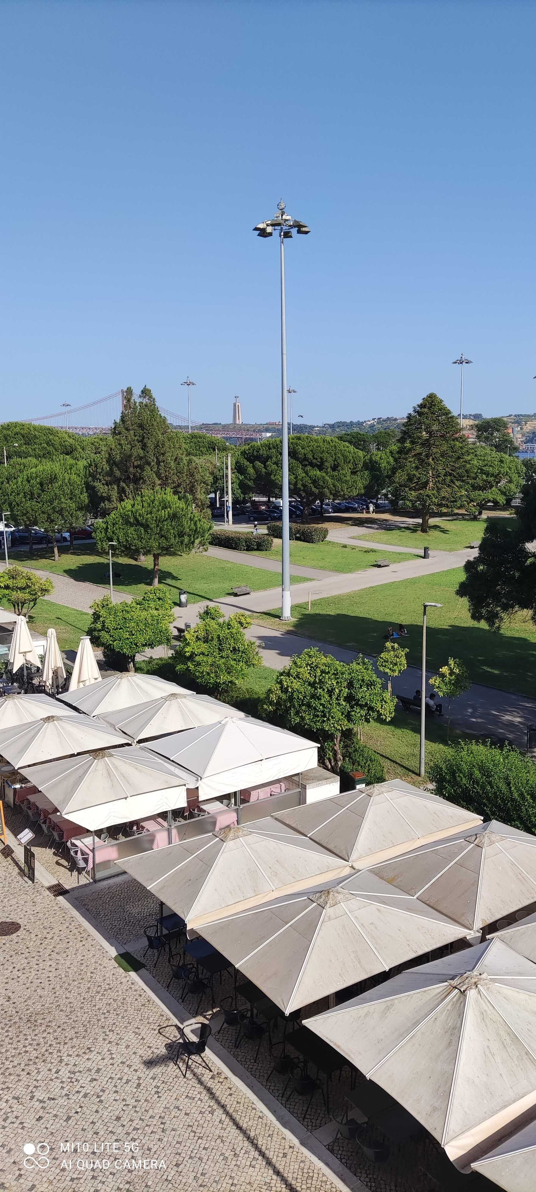 Quarto com TERRAÇO PRIVADO.Aceito Pet. Belém,Lisboa.