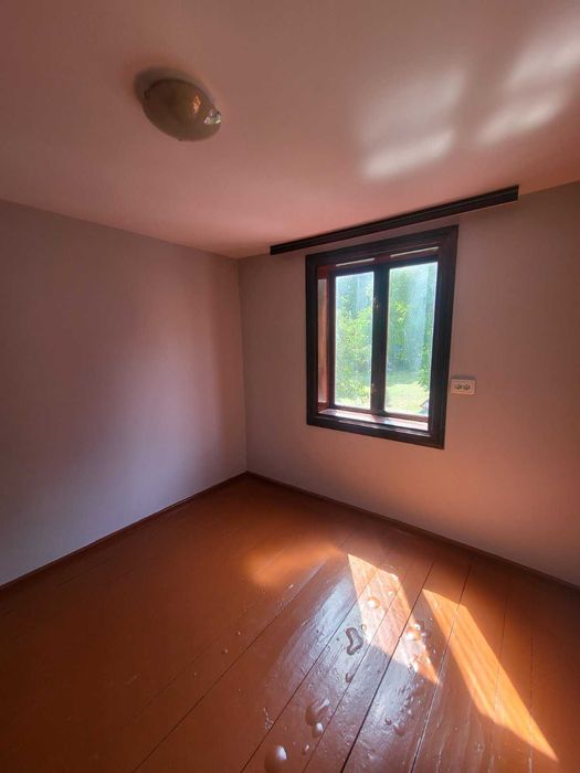 Продаж гарного будинку з земельною ділянкою в центрі Яремче!