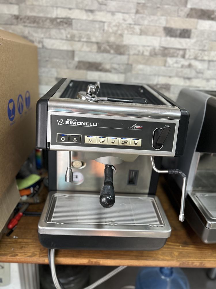 Кавомашина Nuova Simonelli 1gr Appia