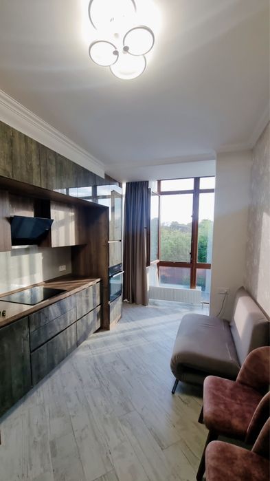 НАЙКРАЩА КВАРТИРА біля парку  в клубному будинку з котлом.