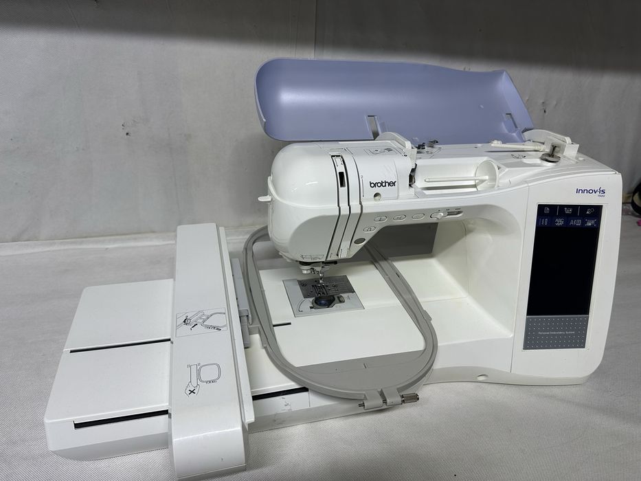 Вишивальна машинка brother