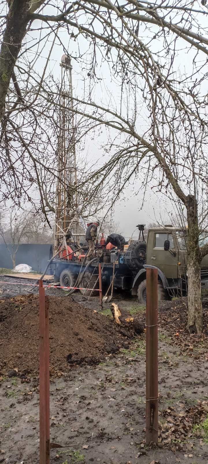 Свердловини на воду, буріння та облаштування.