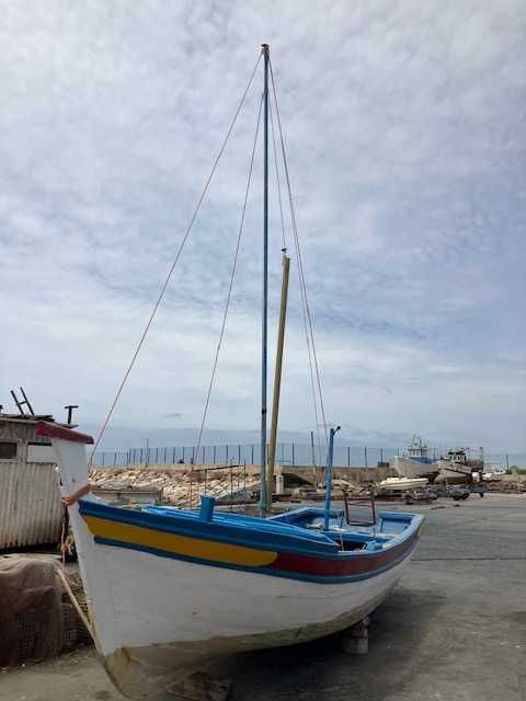 - Barco pesca - tradicional do Algarve