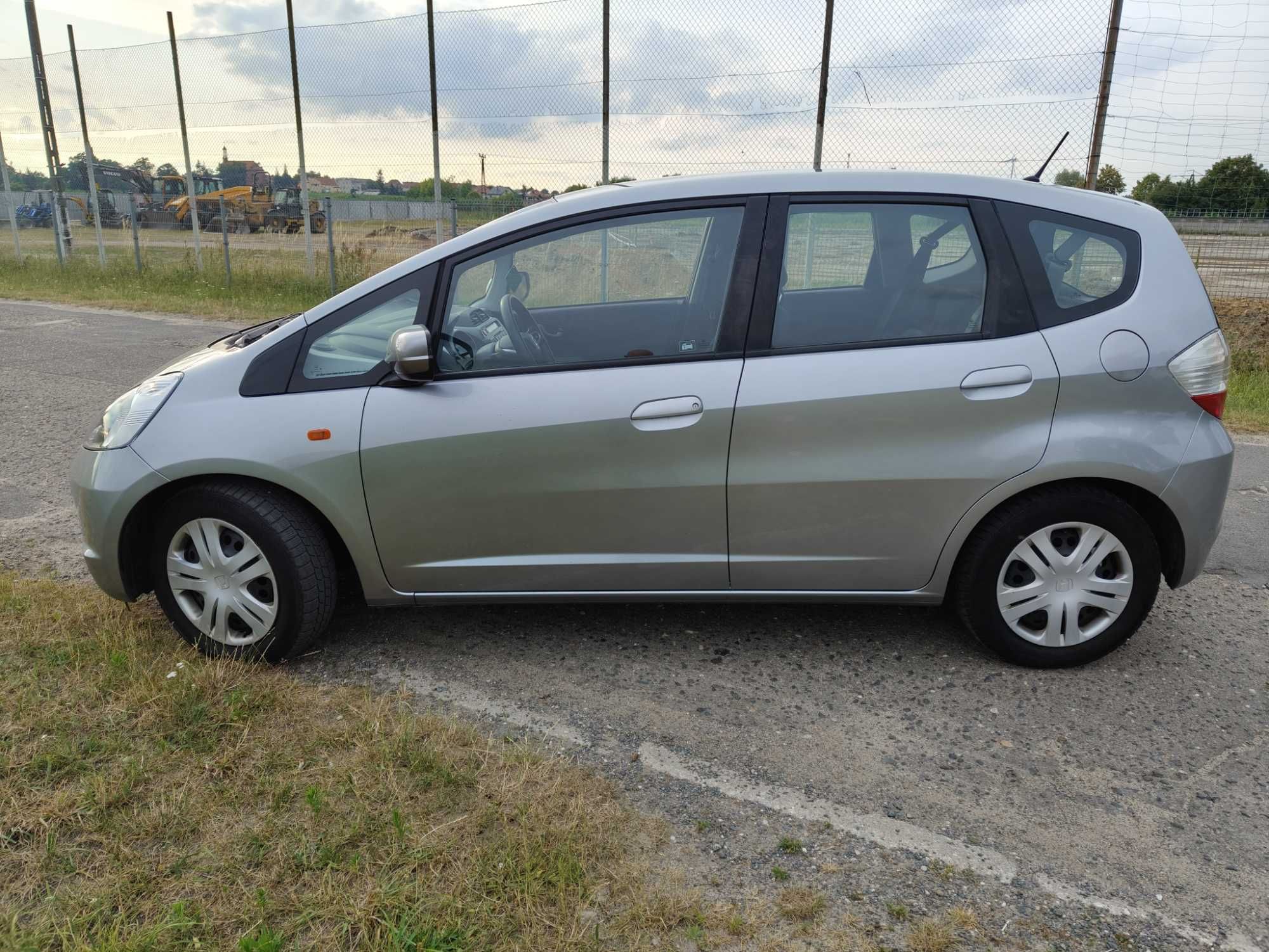 Sprzedam Honda jazz 97000 przebieg