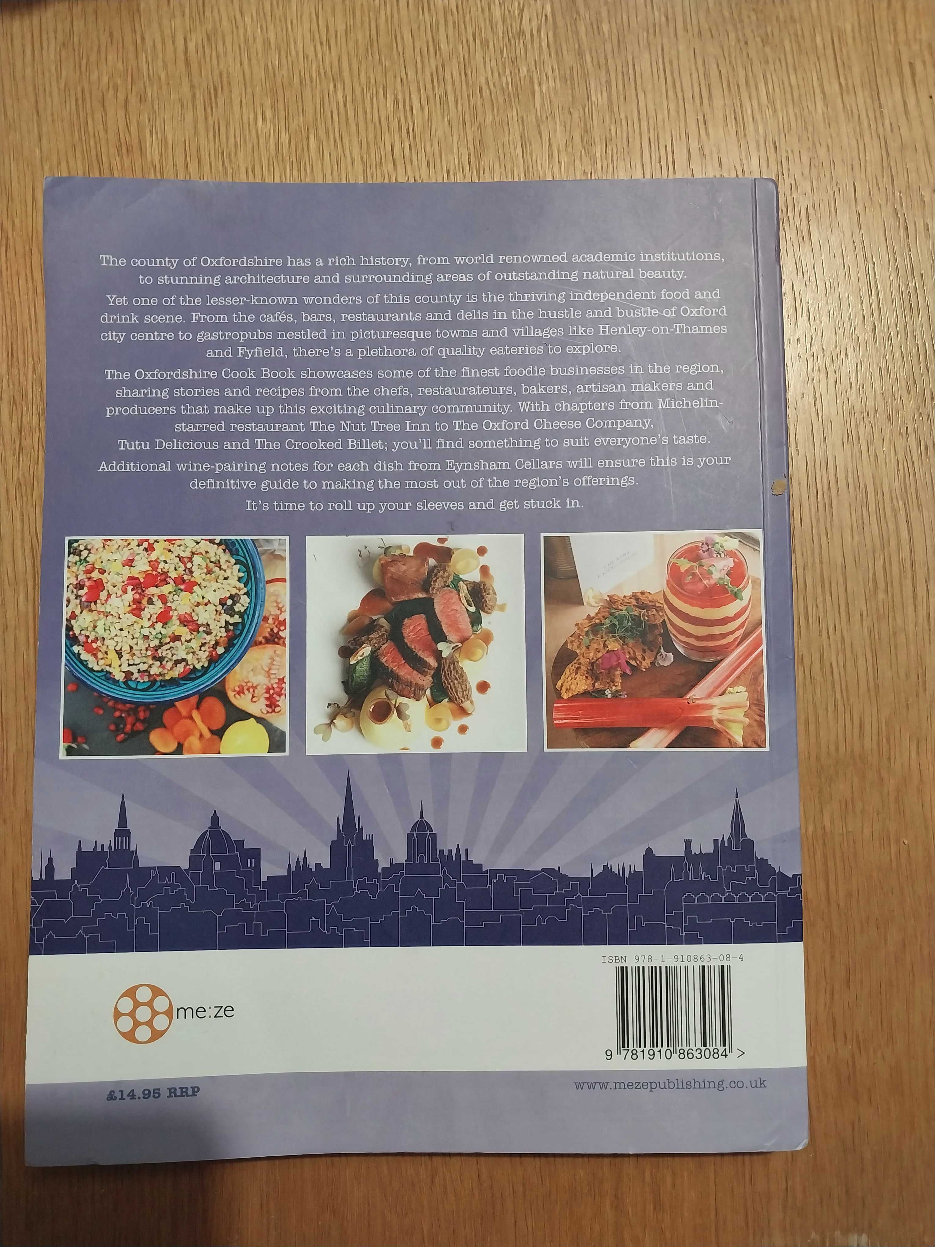 книга на английском с рецептами Oxfordshire Cook Book