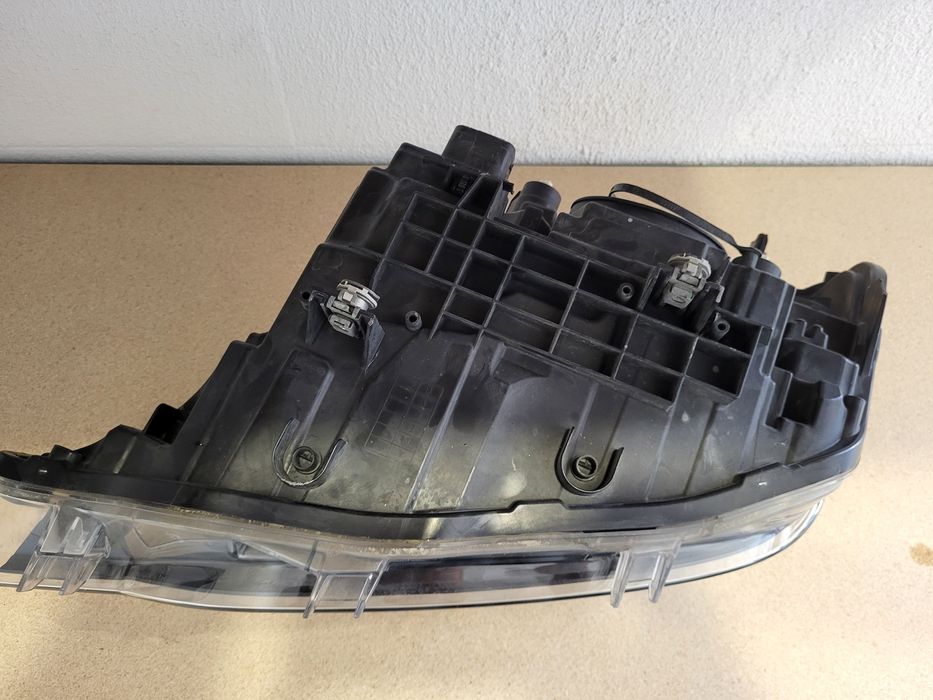 Farol direito BMW serie 3 F30 / F31  fase 2