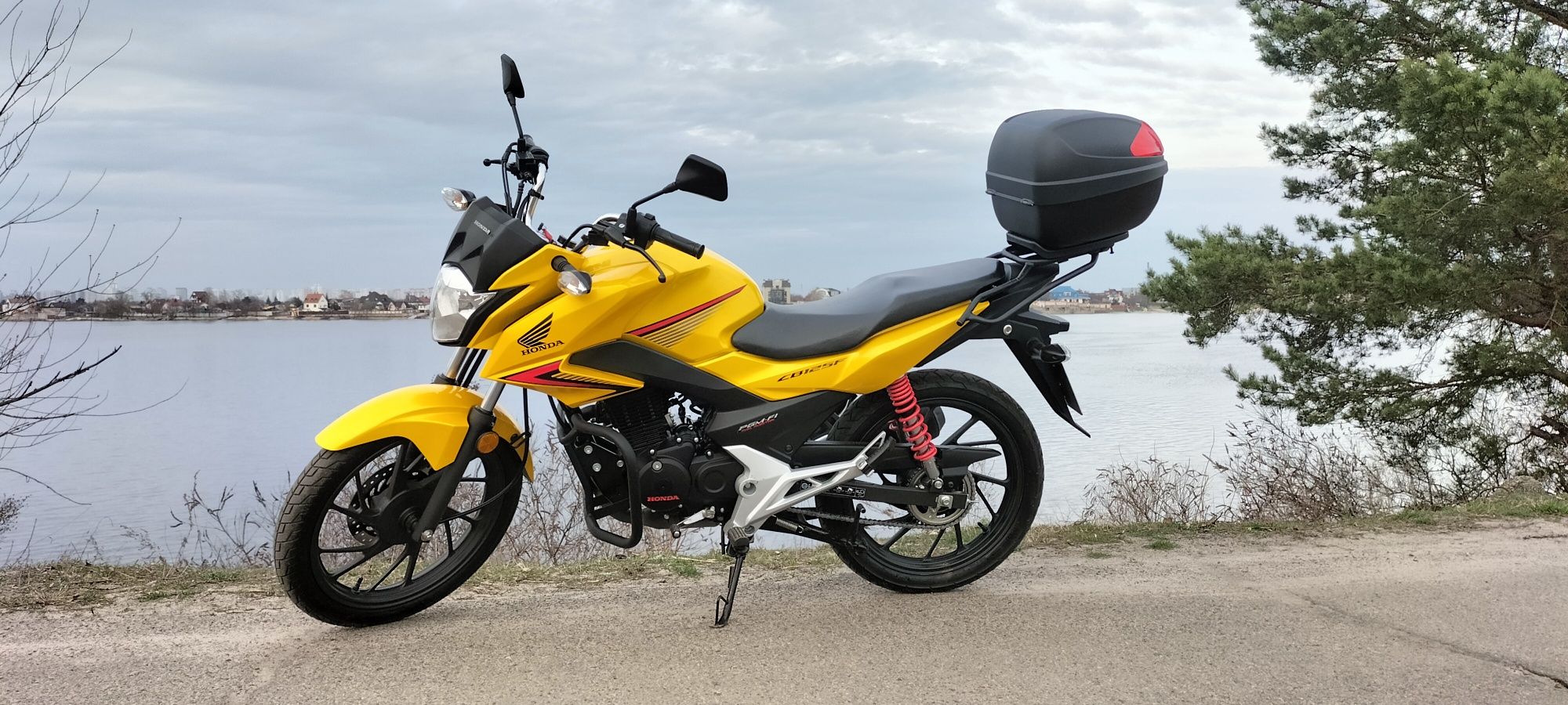 Продам Honda CB125F