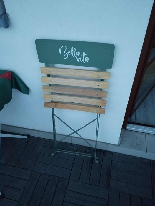 Krzesła składane (2 szt.) "Bella vita" + stolik ikea
w kolorze khaki