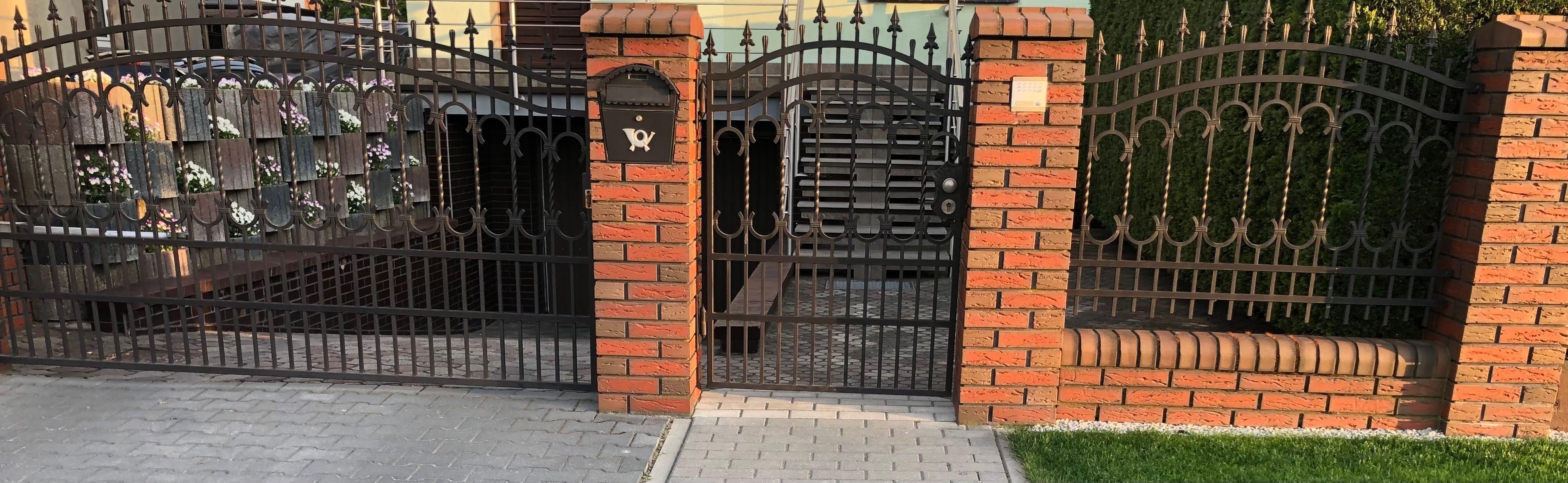 Brama kuta  z furtką - komplet ogrodzenia