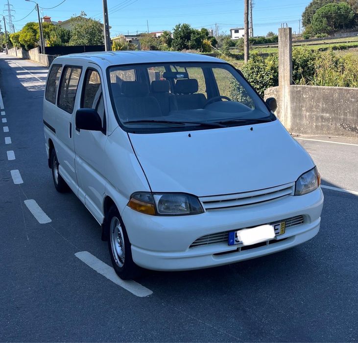 Toyota hiace 9 lugares