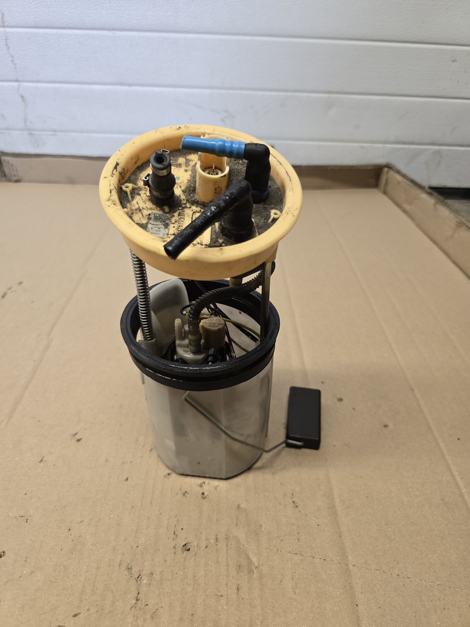 Pompa paliwa z baku webasto touran 1t3 10-14