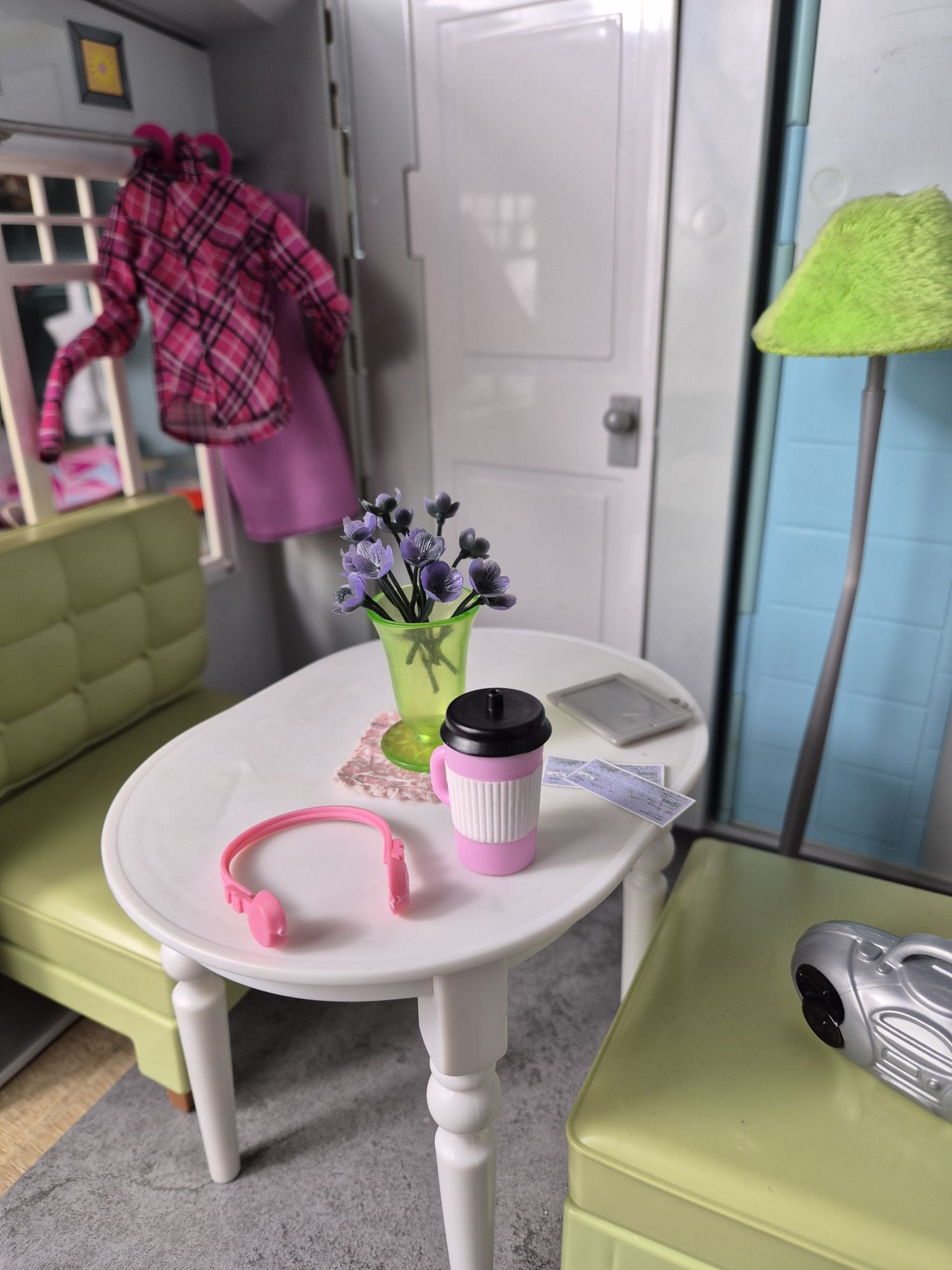 Domek dla Barbie dom totally real house 2006 chatka diorama