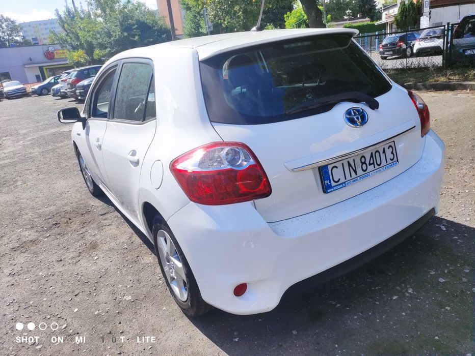 Toyota Auris 1.8 benzyna Hybrid super stan