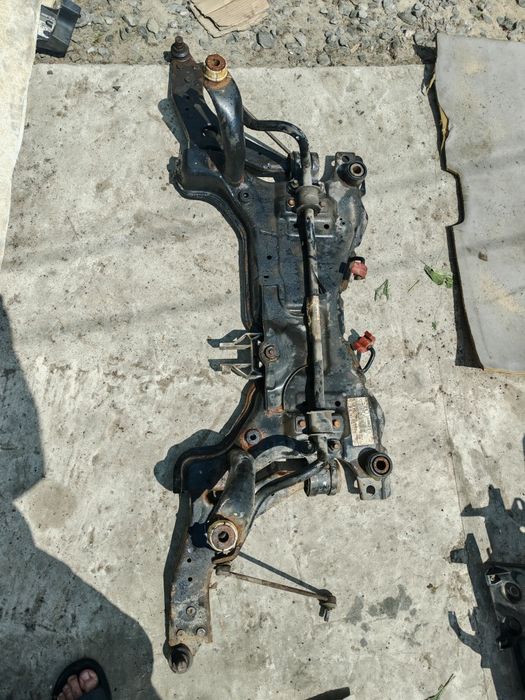 Передній підрамник ford kuga mk1