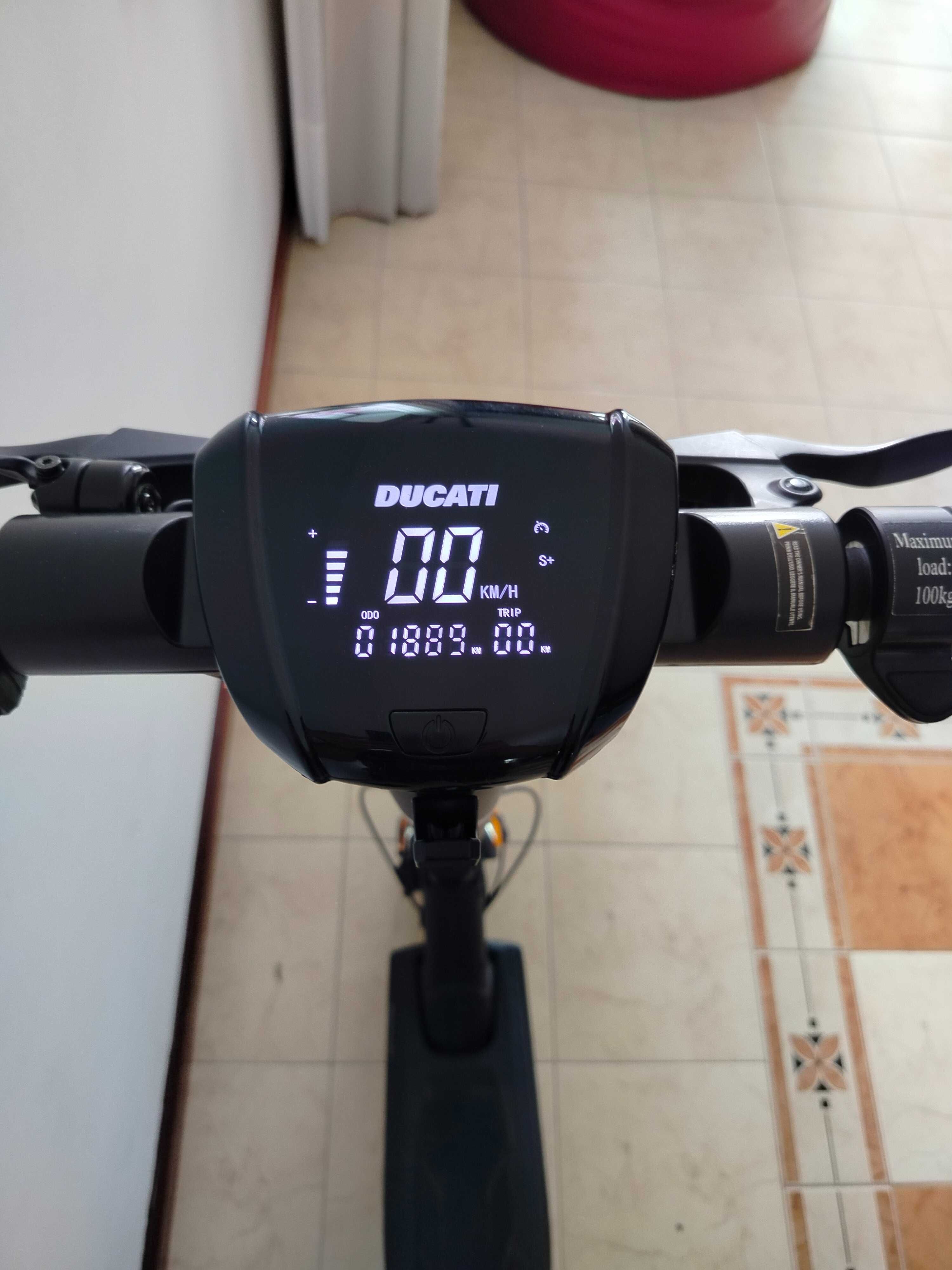 Hulajnoga elektryczna DUCATI Pro III 2023 50km 350W 10"