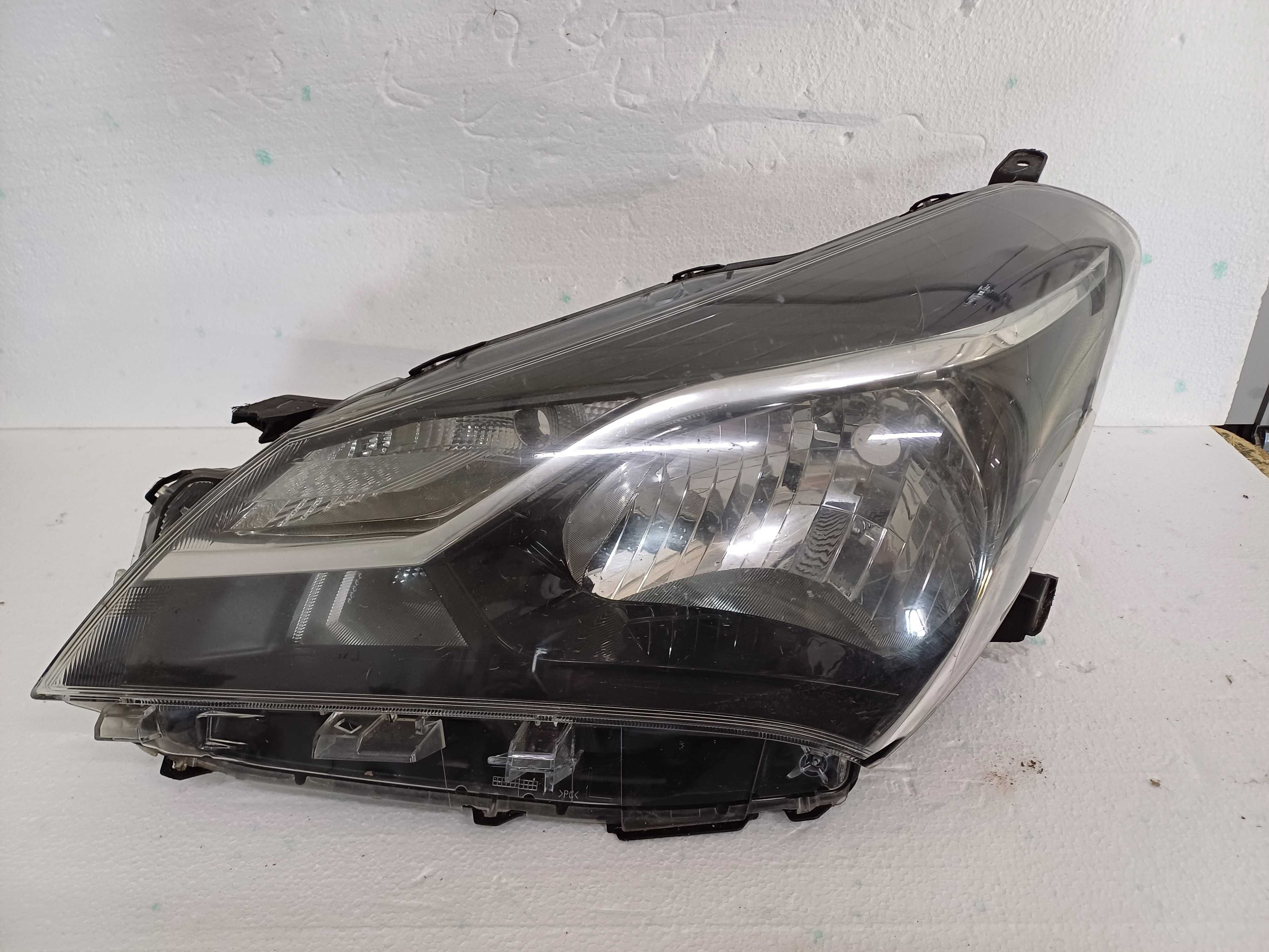 lampa lewa toyota yaris 3 III lift