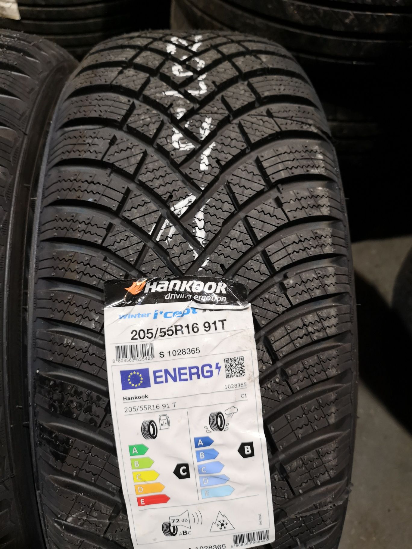 Nowe opony zimowe 205/55/16 Hankook Winter Icept Rs 3 4szt
