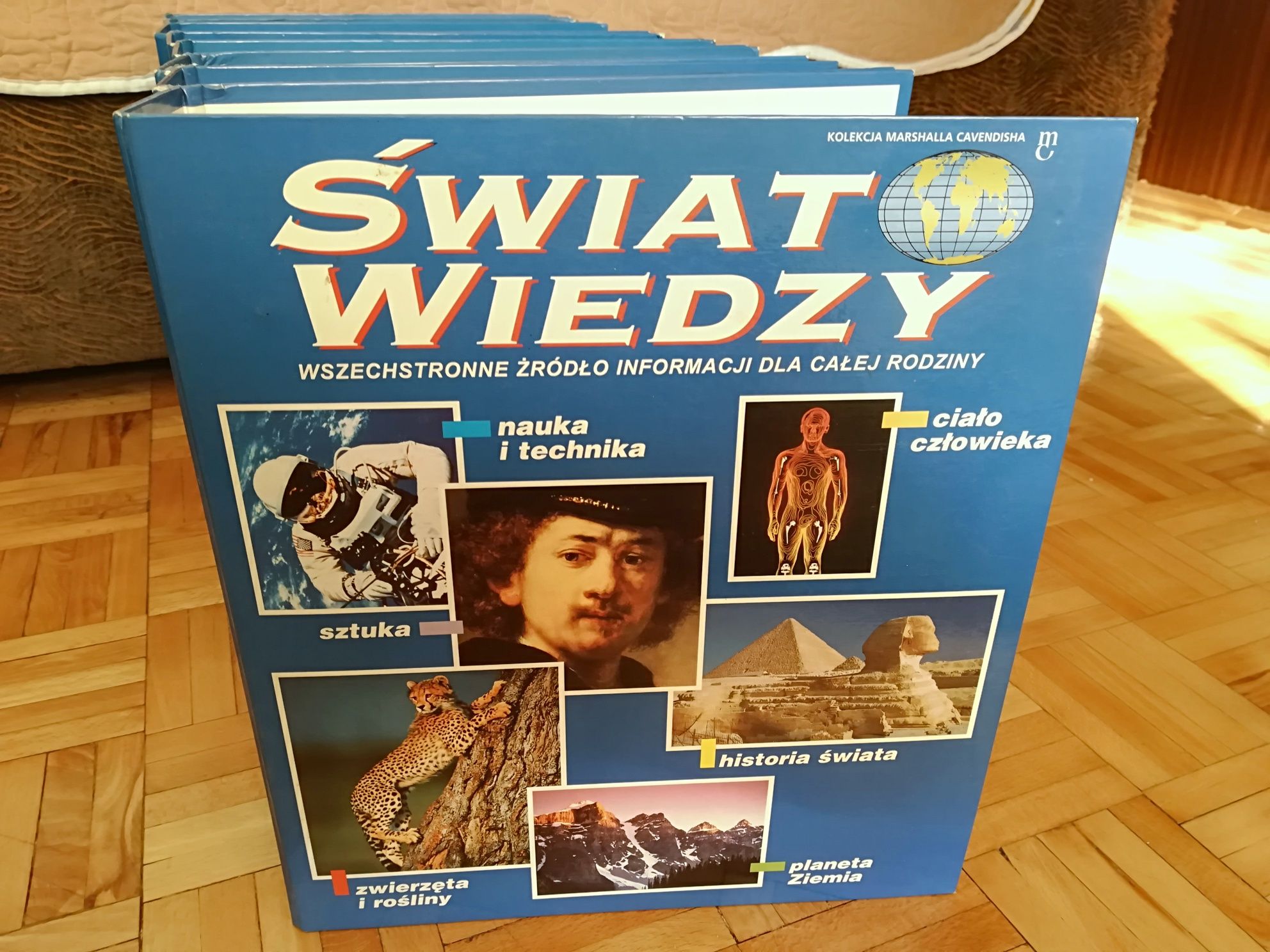 Świat wiedzy - 8 segregatorów