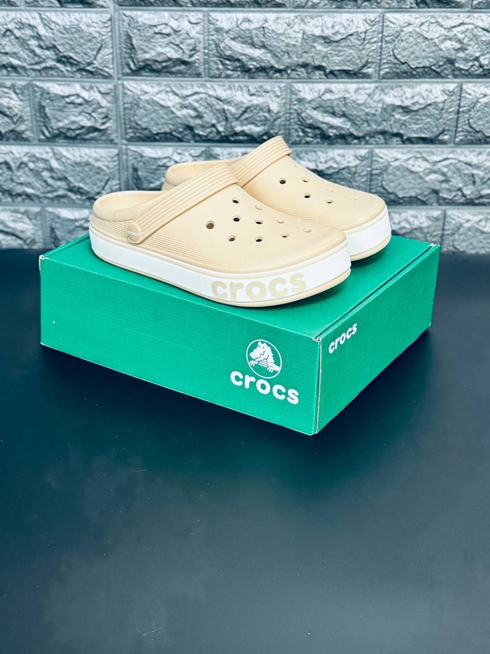 Жіночі шльопанці сабо Crocs крокси/ бежеві крокси