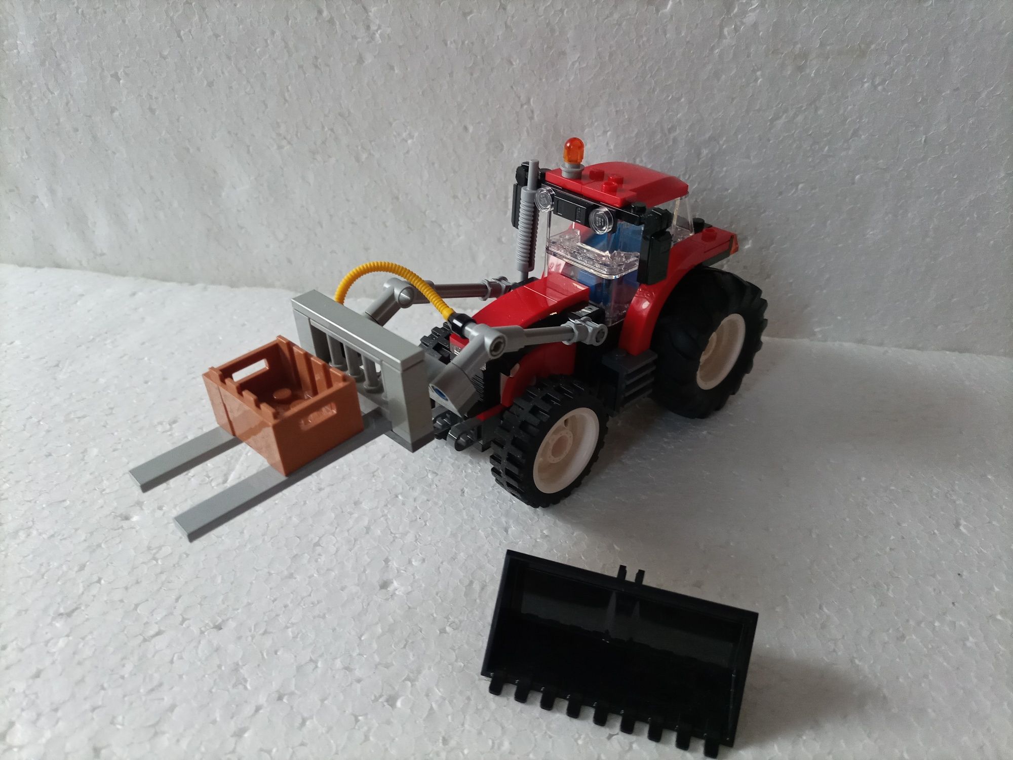 Klocki LEGO traktor farma maszyny rolnicze