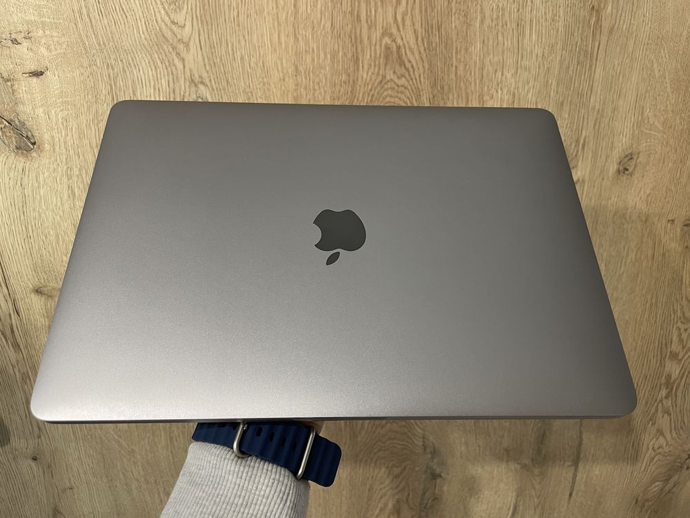 Macbook Pro 13 2019 i7/16/512 Space Gray