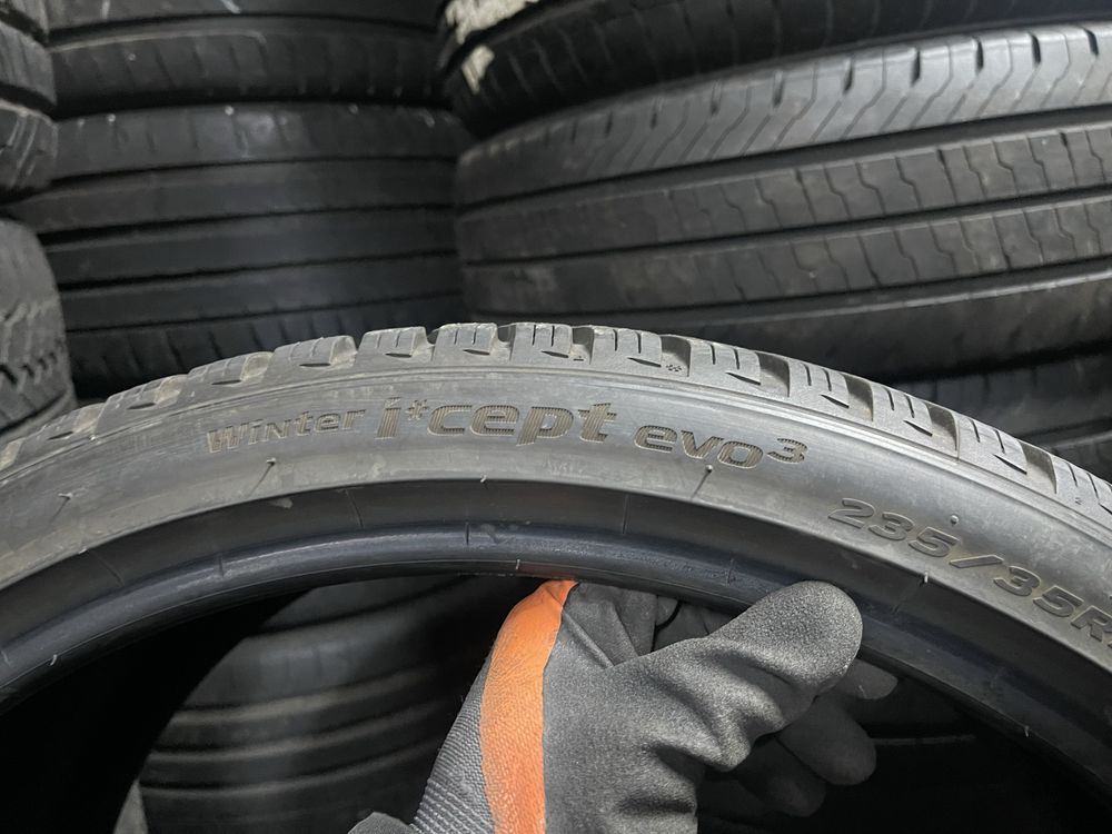 2xHankook 235 35r20., 2022 7mm