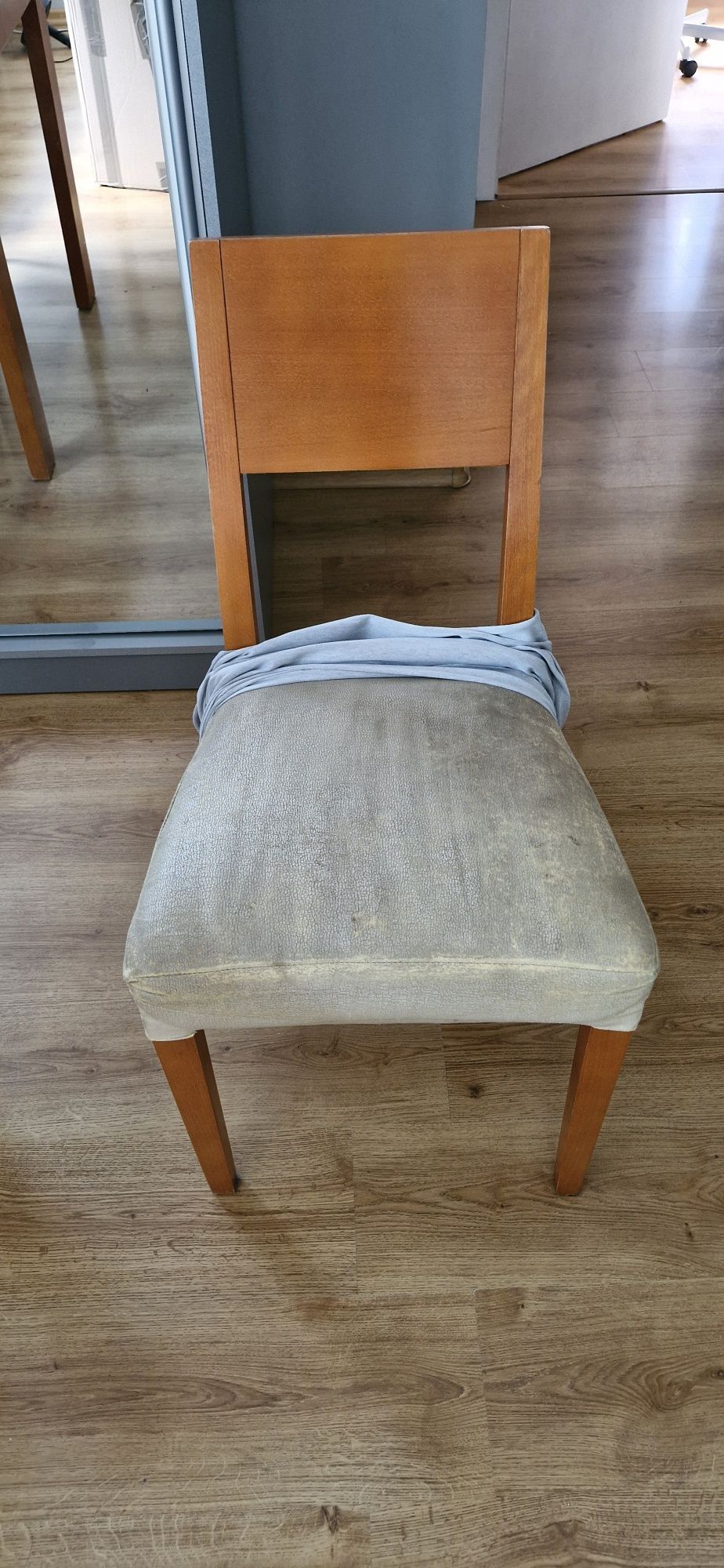 Stół 85/85 cm rozkładany + 4 krzeła tylko do środy