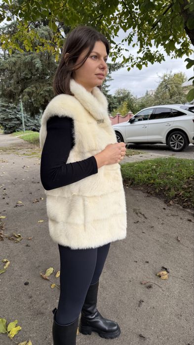 Норкова жилетка біла М
