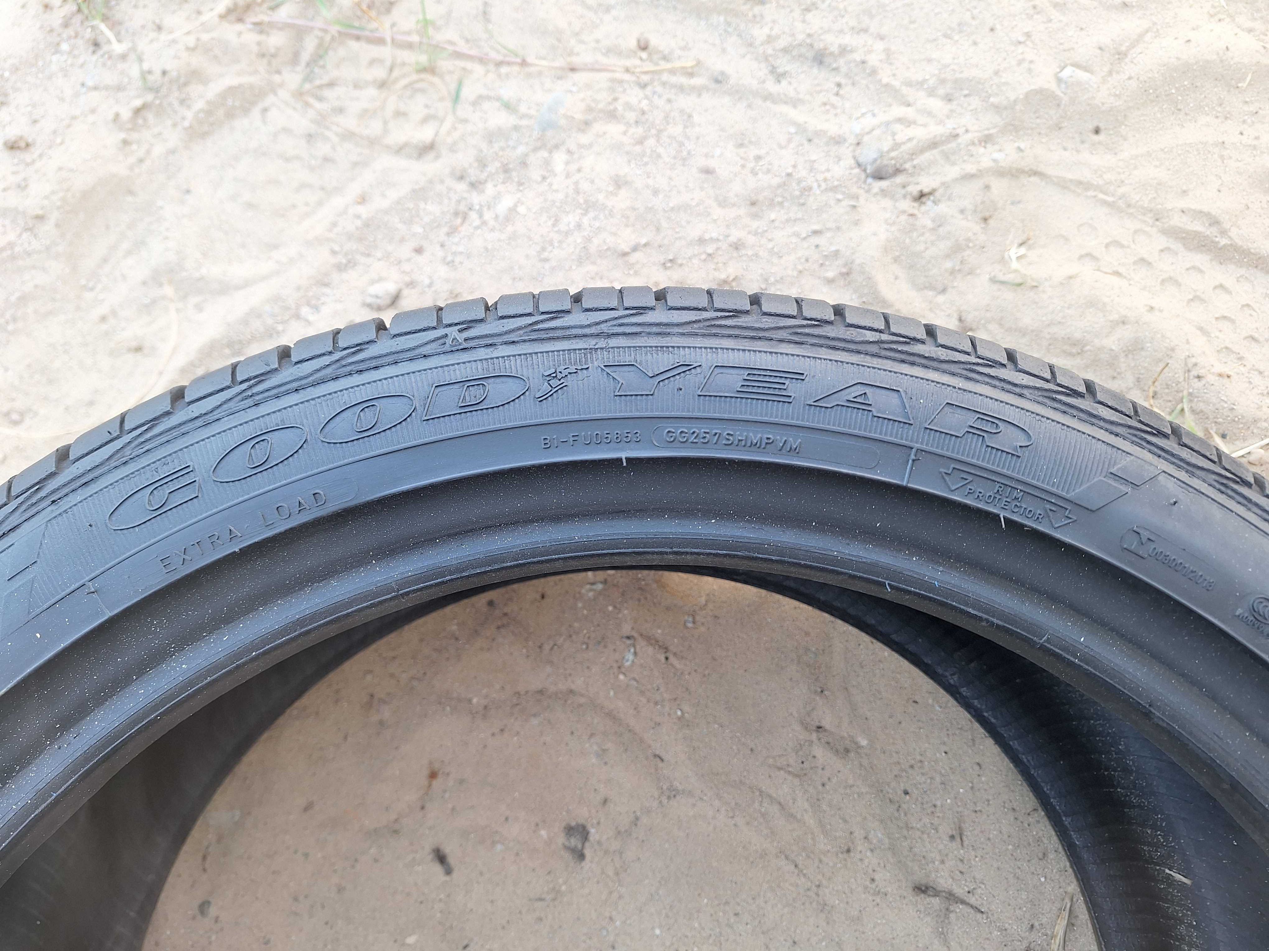 Opony GoodYear Excellence  245/40R19