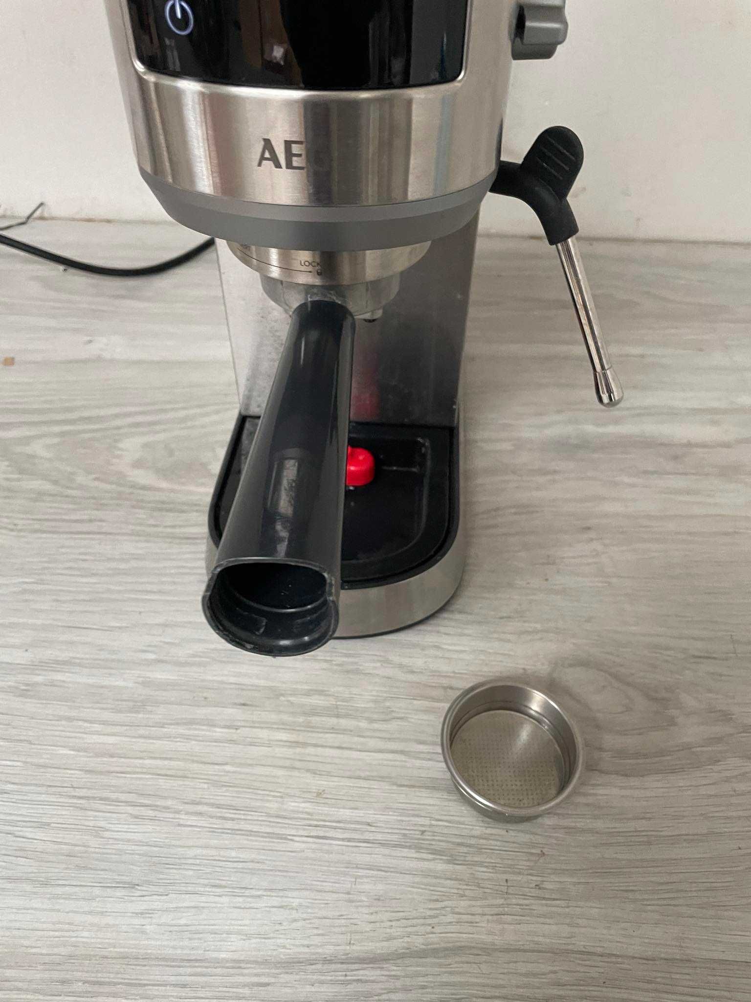 Ekspres AEG EC6-1-6BST