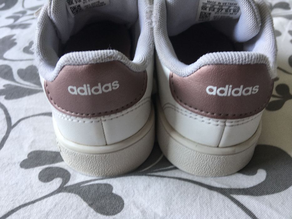 Sapatilhas Adidas Grand Court castanho bronze T27