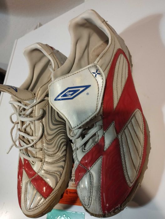 Chuteiras Lotto e Umbro