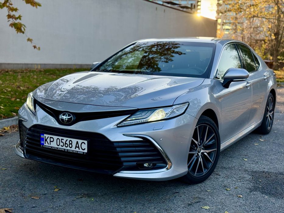 Продам офіційну максимальну рестайлінгову Toyota Camry Premium 2021
