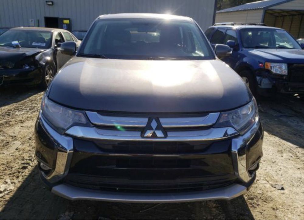 Mitsubishi Outlander  SE