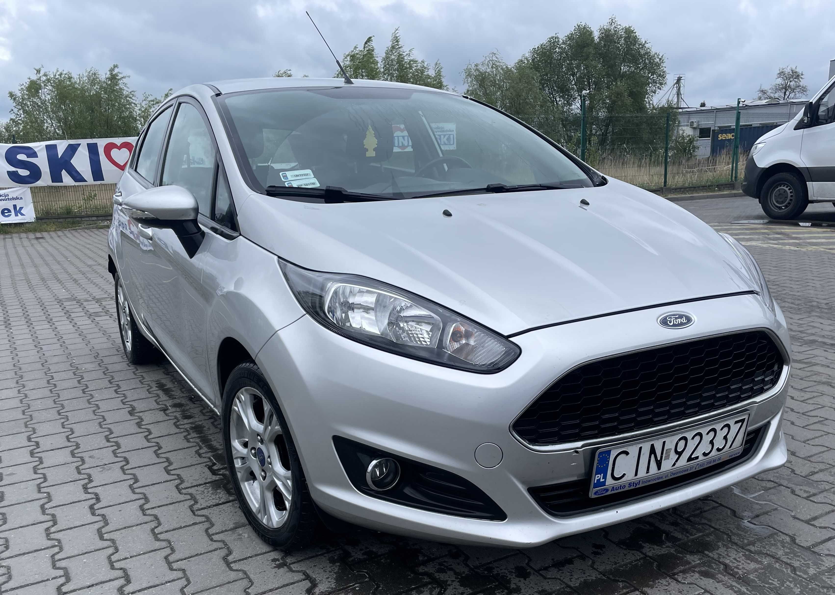 Ford Fiesta, bezwypadkowy, mały przebieg.