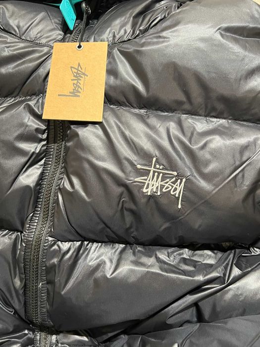 Płaszcze Stussy czarna kurtka puchowa Płaszcze M