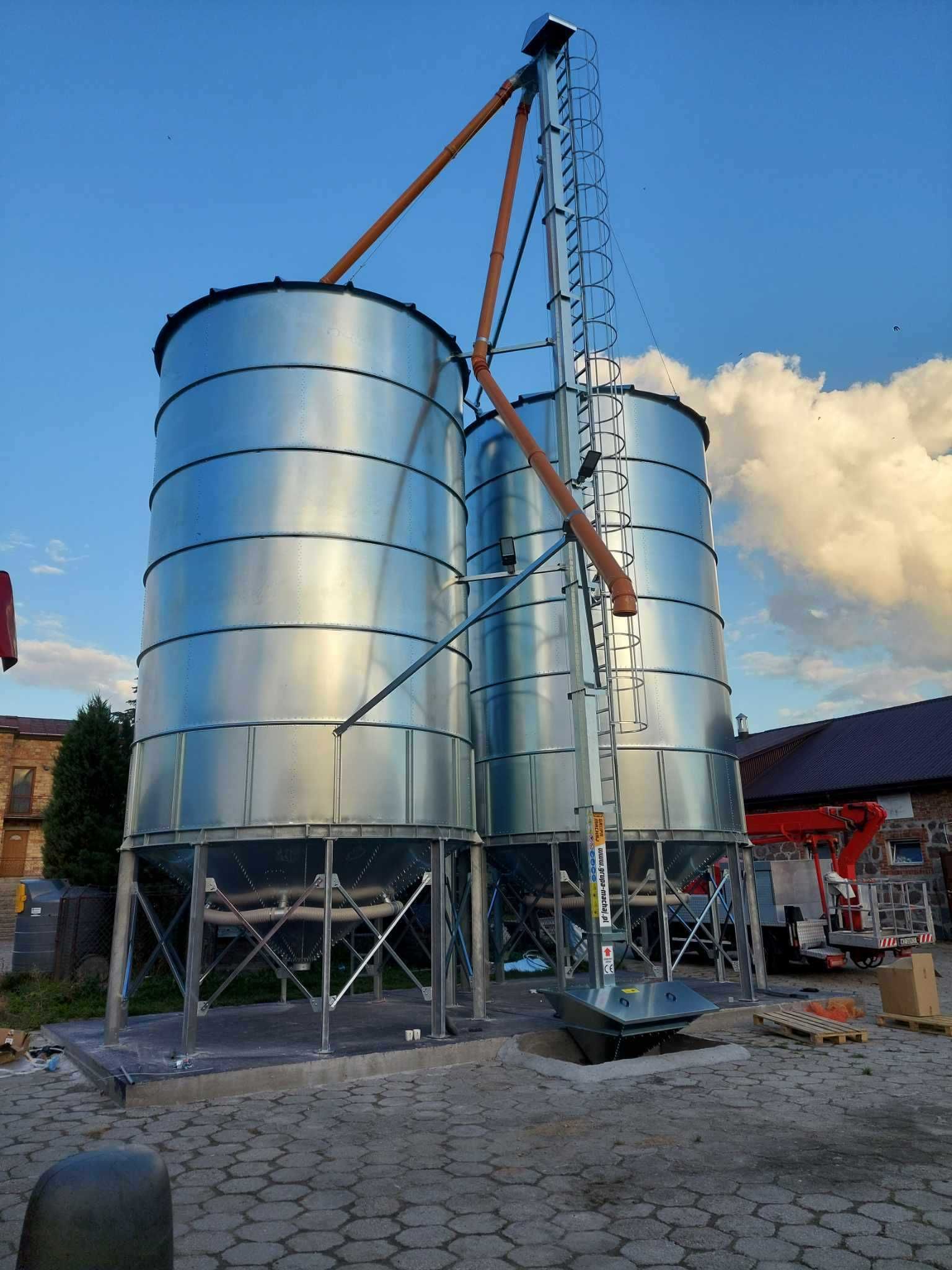 Podajnika łańcuchowy do zboża 50t Kubełkowy  żmijka silos elewator BIn