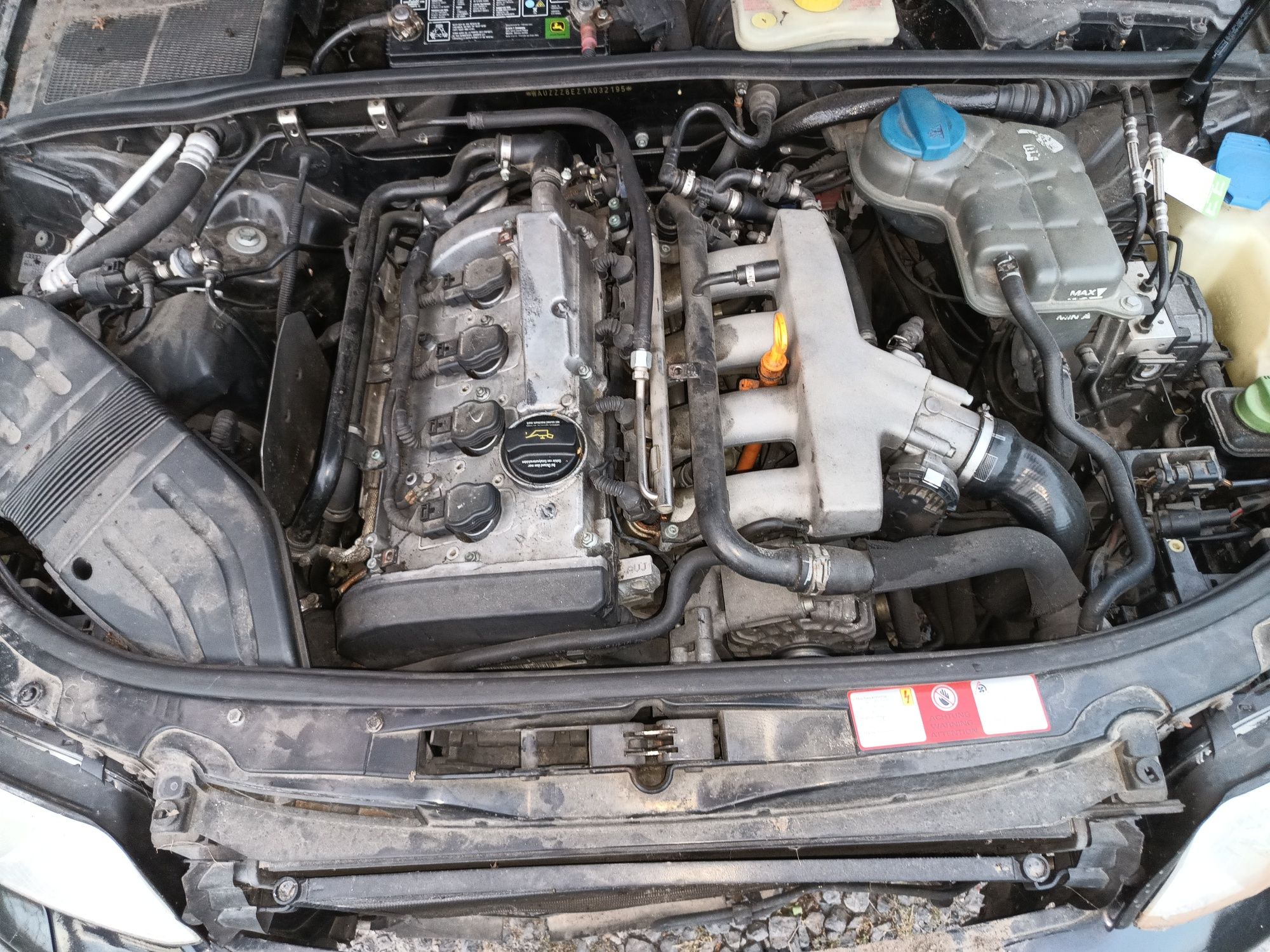 Audi A4 B6 1.8 T AVJ BFB skrzynia lak LZ9W drzwi silnik wnętrze części